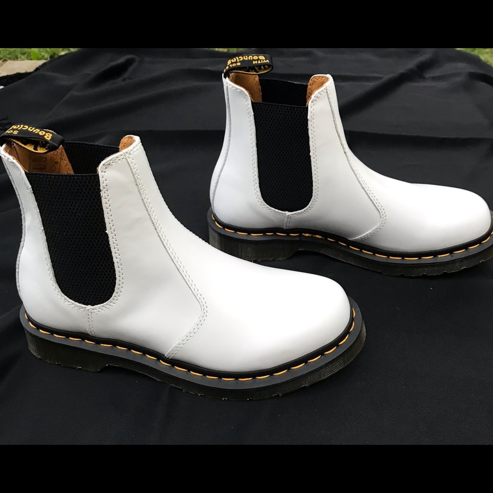 New Dr. Martens White Leather “Softy-T” 2976 Chelsea Boots - Picture 11 of 16